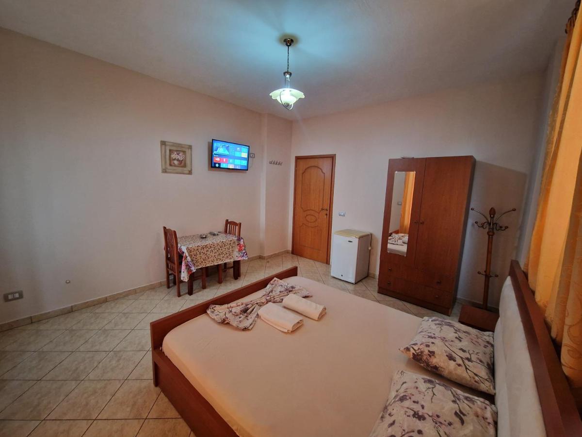 Guest House "Pisha" Durrës 外观 照片