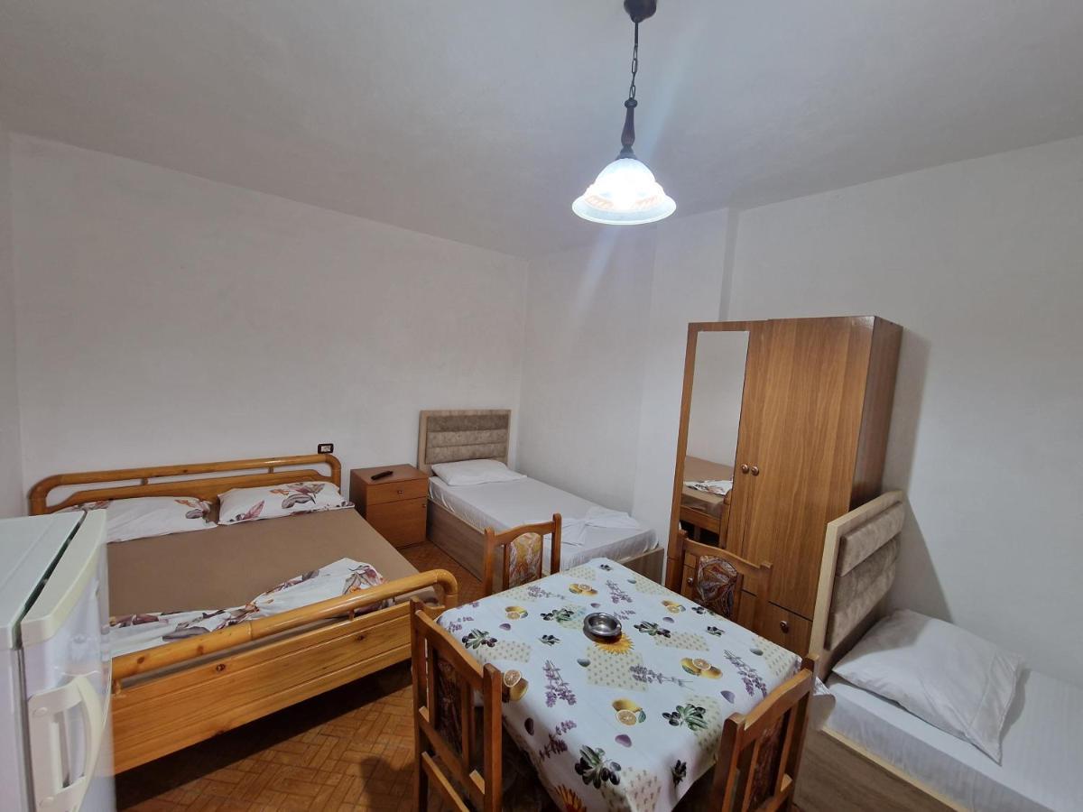 Guest House "Pisha" Durrës 外观 照片