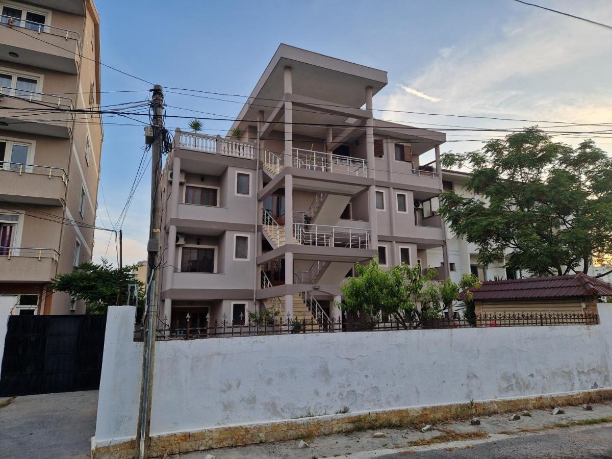 Guest House "Pisha" Durrës 外观 照片