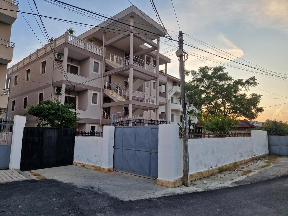 Guest House "Pisha" Durrës 外观 照片