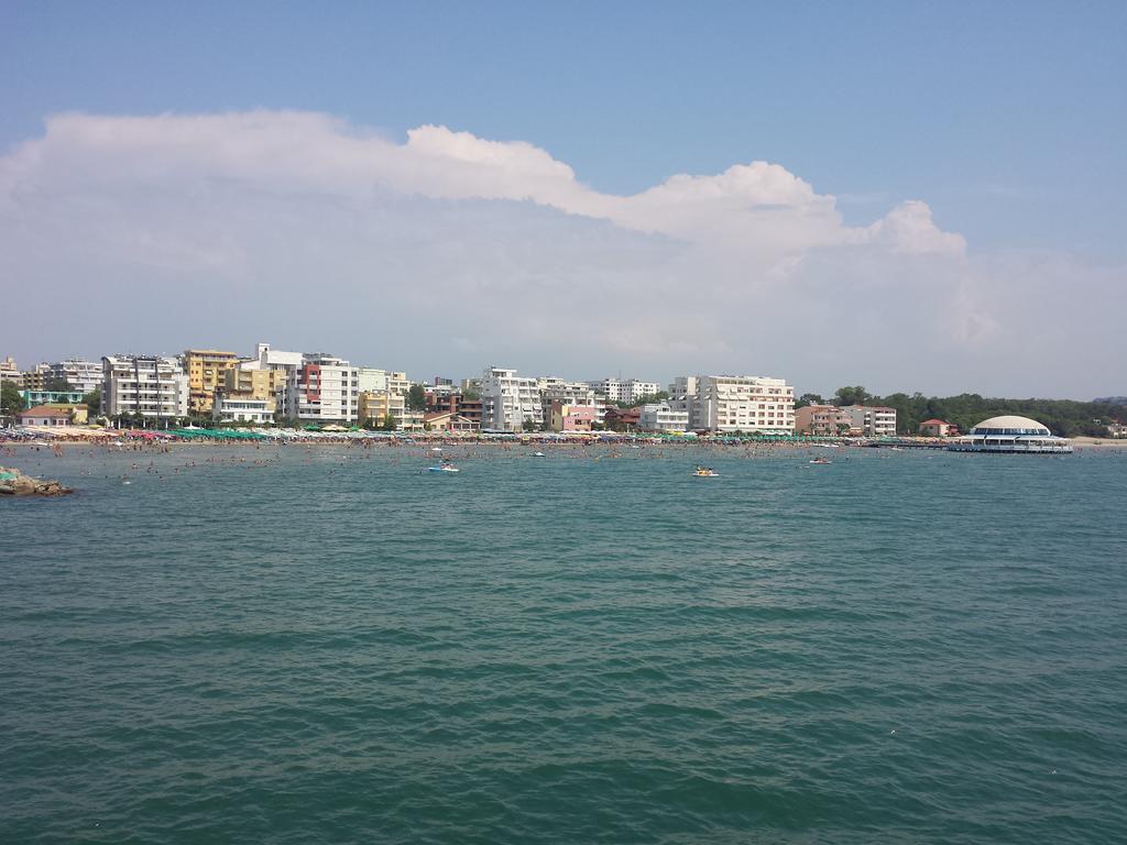 Guest House "Pisha" Durrës 外观 照片