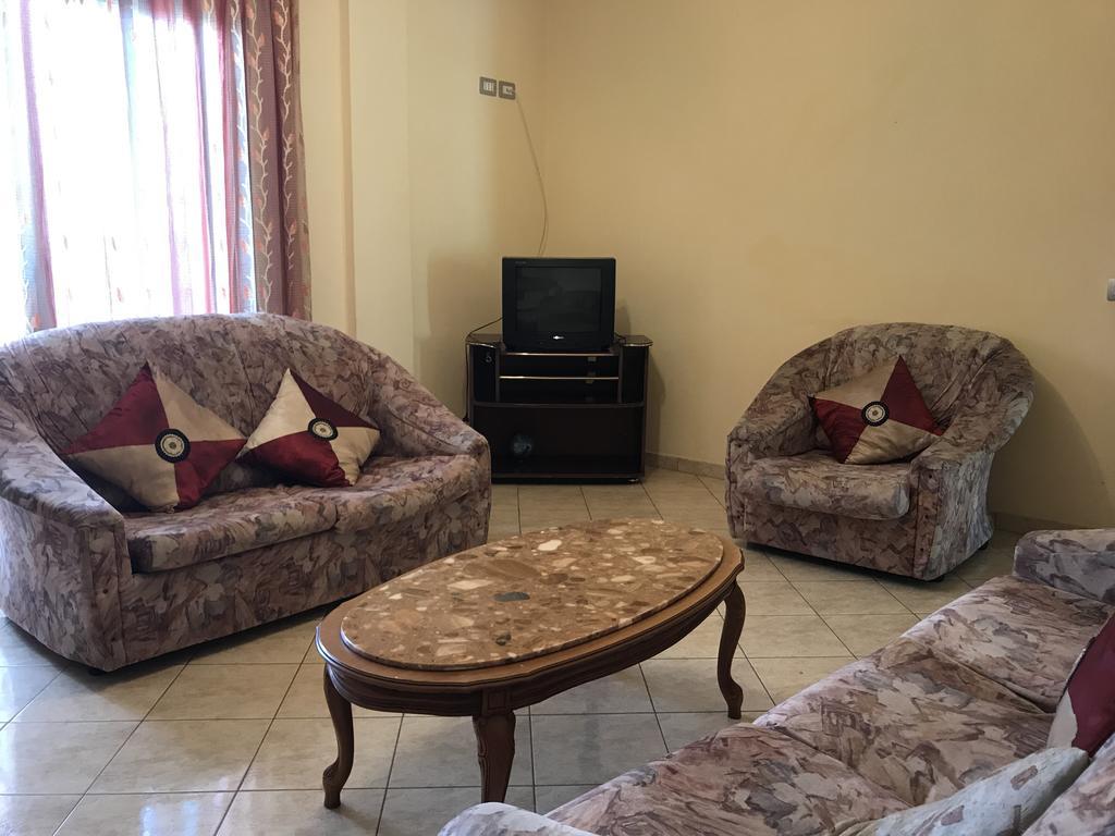 Guest House "Pisha" Durrës 外观 照片
