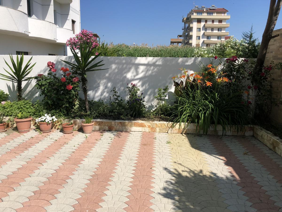 Guest House "Pisha" Durrës 外观 照片