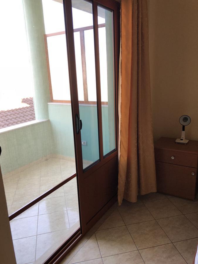 Guest House "Pisha" Durrës 外观 照片
